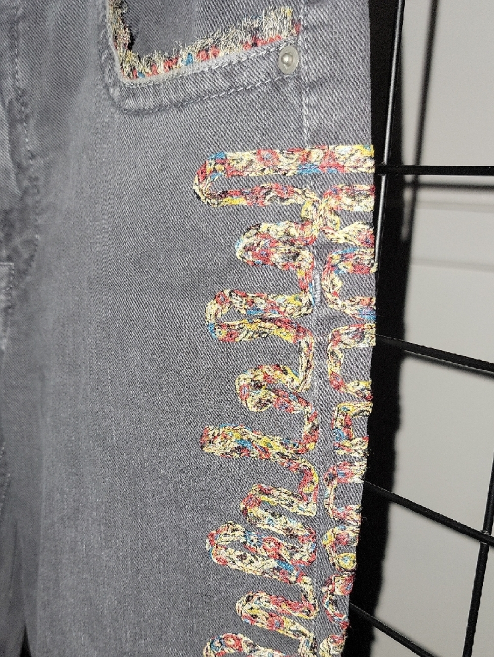 Isabel Marant ÈTOILE Charcoal Gray Cropped Jeans with Side Lace Trim - Picture 3 of 16